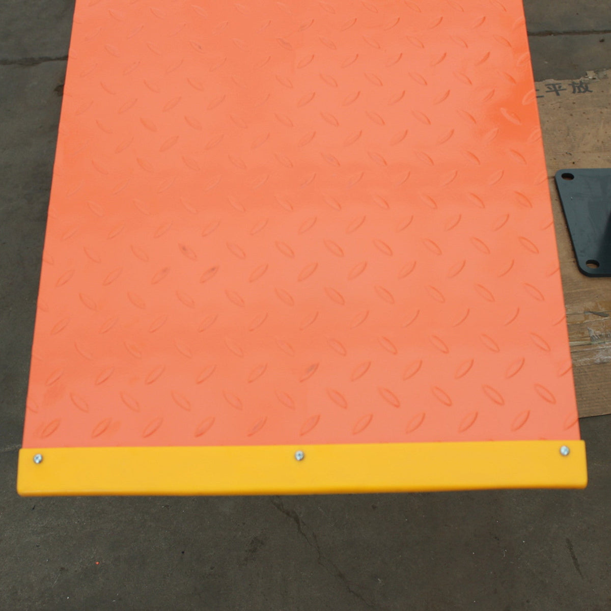 Stratus Compact Enclosed 4 Post 9k lbs Storage Parking Car Lift w/casters SAE-P49P, alamoequipment.com