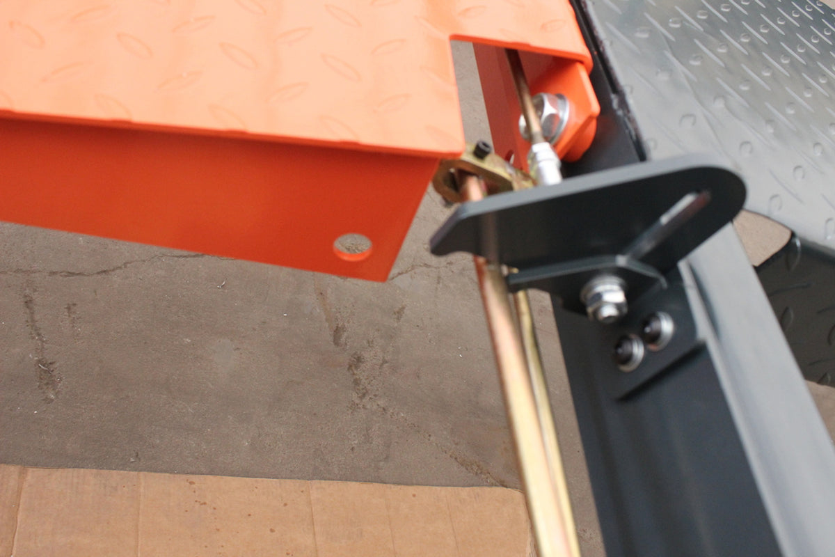 Stratus Compact Enclosed 4 Post 9k lbs Storage Parking Car Lift w/casters SAE-P49P, alamoequipment.com