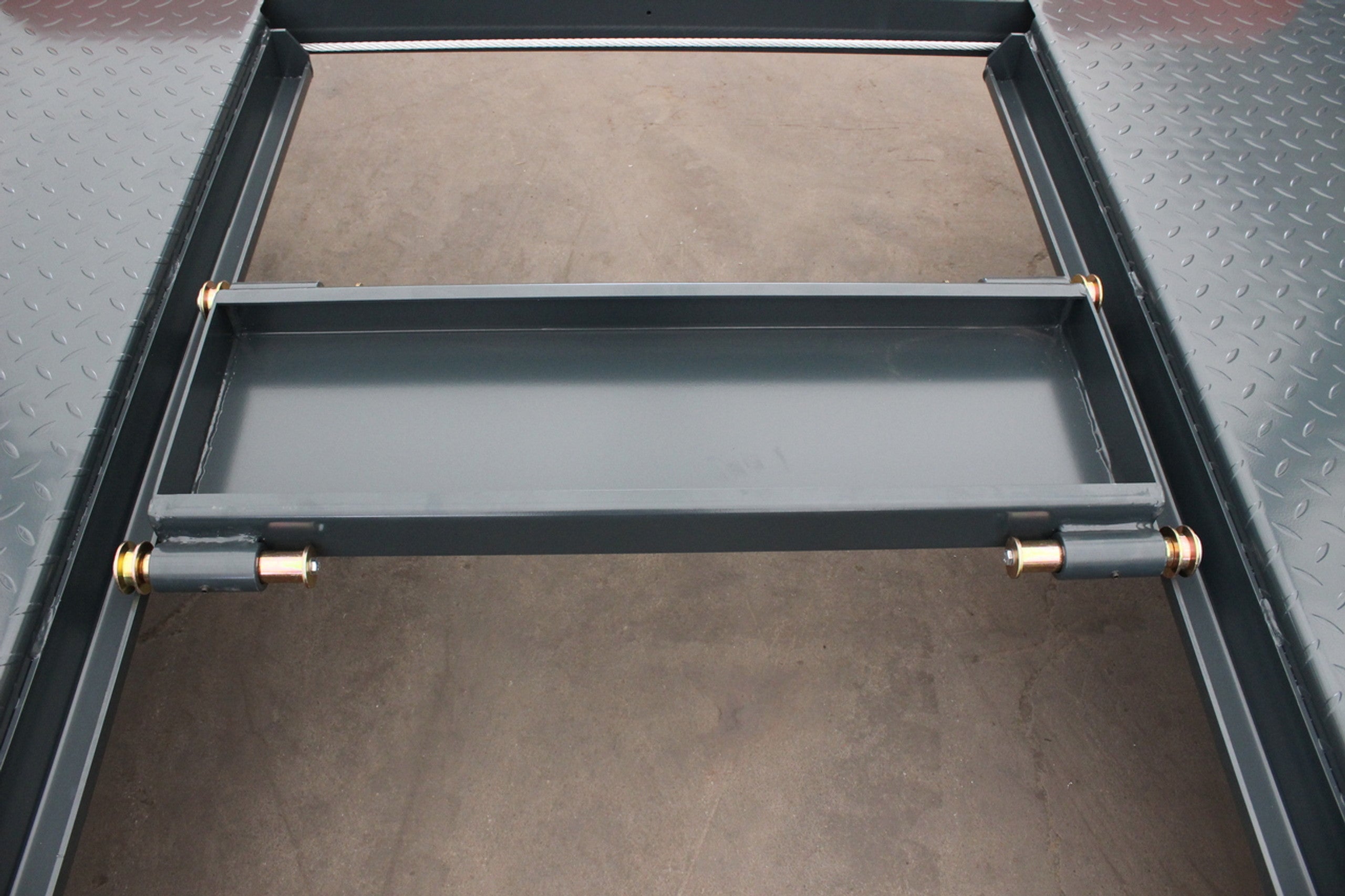 Stratus Compact Enclosed 4 Post 9k lbs Storage Parking Car Lift w/casters SAE-P49P, alamoequipment.com