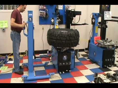 Atlas Portable Centered Pneumatic Wheel Lift #ATEATTC-AEZWL, AlamoEquipment.com