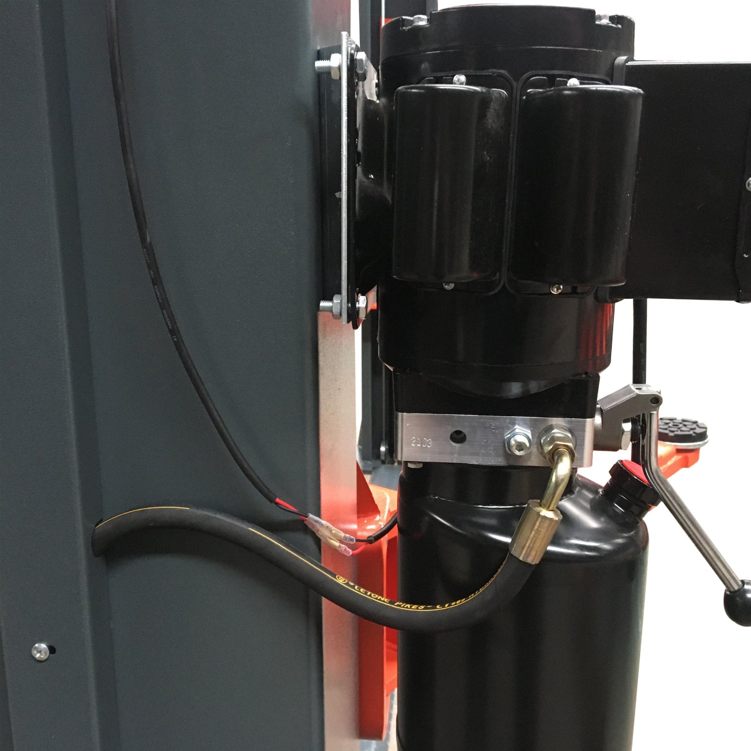 Stratus Extra Wide 14k lbs Single Point Manual Release 2-Post Lift SAE-F14X, alamoequipment.com